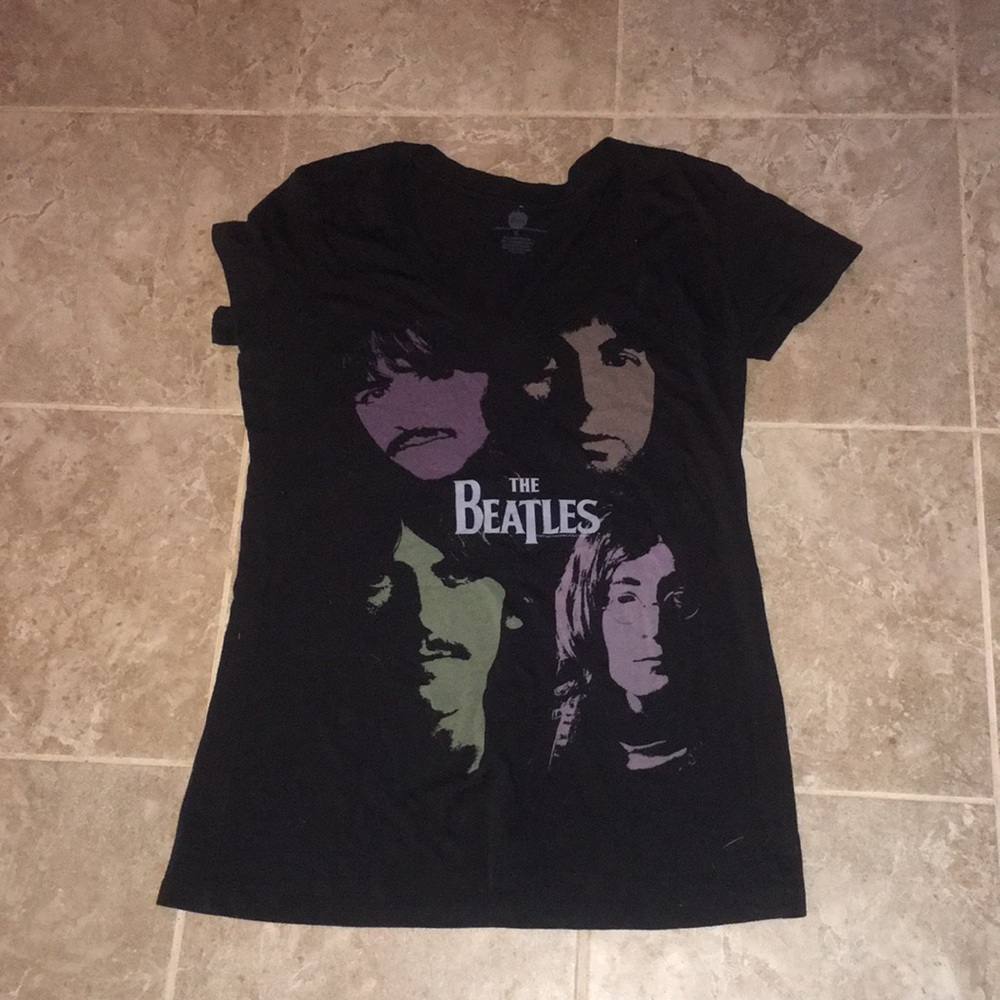 V-neck beetles shirt